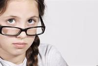 طفلك ذكي لكنه متأخر دراسياً.. إليك الحل! 