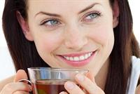 اشربوا الماء قبل الشاي أو القهوة.. لهذه الأسباب 