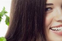  هل تعلمين أن البقدونس يعزز كثافة الشعر؟