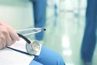  حادث طبي يهزّ الرأي العام... جراح فتح جمجمة المريض الخطأ!