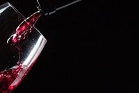  النبيذ الأحمر... يحافظ على صحة الأسنان واللثة!