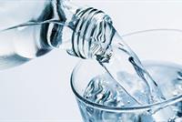 شرب الماء قبل النوم قد يزيد وزنك