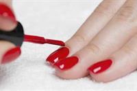 حيل لمنع تقشر الطلاء عن أظافرك