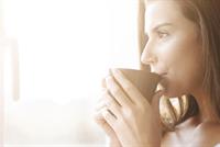 عادات صباحية صحية تحسّن مزاجكِ طوال اليوم