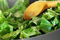 السبانخ من المأكولات التي تحارب الشيخوخة