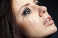  ماذا يحدث لجسمكِ عند البكاء؟ 