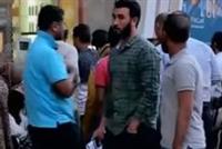  بالفيديو - فنانة شهيرة تتعرض للضرب في الشارع!