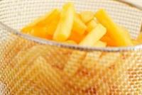 أفضل طريقة لتحضير البطاطا المقرمشة بمكوّنين فقط