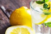  10 أسباب تدفعك لشرب ماء الليمون
