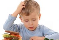  طفل يتصل بالشرطة لأنه لم يحب طعام والديه! 