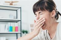  قلة النوم تُراكم النفايات الضارة في الدماغ!