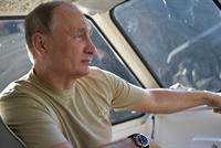 بالفيديو: بعيدا عن السياسة... بوتين يقضي عطلته في الجبال