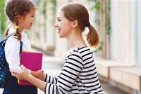  نصائح وأساليب مهمة للتعامل مع طفلكِ في أول يوم للمدرسة 
