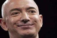 أغنى رجل في العالم... يكسب في الثانية 