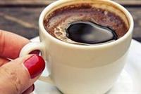 شرب القهوة قد يساعد في الشفاء من مرض جلدي