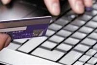 اشترى هاتفاً من الانترنت... فسلموه قطعة طوب!