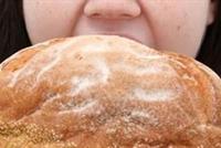 تأكلون عند الشعور بالتوتر؟.. حيلة تمنعكم من ذلك