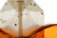 ترك كيس الشاي في الكوب أثناء شربه.. خطر! 