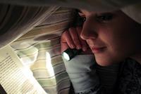 تعرف على فوائد القراءة ليلاً للدماغ والجسم