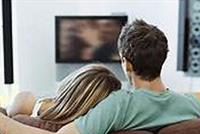 كثرة مشاهدة التلفاز تزيد من خطر الإصابة بسرطان القولون