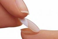 طريقة نزع الاظافر الاصطناعية