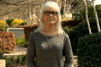 تعرّفوا إلى قصّة المرأة التي لا تحرق النّار جلدها!