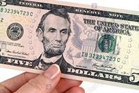 قصة ال 5 دولارات التي قتلت 1800 أميركي