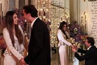 بالصور- جو رومانسي ورود وشموع.. حبيب فاليري أبو شقرا 