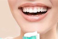 للشابّات.. هكذا تعتنين بأسنانكنّ خلال شهر رمضان!