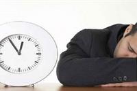 العلماء يكشفون تبعات قلة النوم والإجهاد في العمل