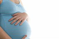 تحذير الى النساء الحوامل: لا تتناولنّ رقائق البطاطا وإلا..!