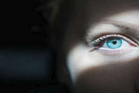 عادات يومية تُضر بعينيكم!