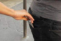 تقنية جديدة تمنع سرقة الهواتف من الجيب الخلفي