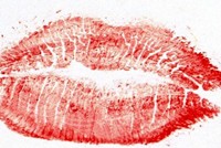 قبلة تقتل شابة