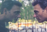 هل التحدث إلى النفس جنون؟