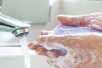 هل مطهر اليدين أفضل من الصابون؟