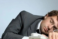 دراسة تدعو للكسل..العمل ليوم واحد أسبوعيا يحمي صحة عقلك