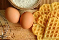 أطعمة ترفع الكوليسترول وأخرى تساعد على التخلص منه