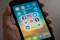 ميزة تربط بين “واتس آب” و”فيسبوك” مباشرة!