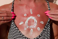 تُصابون بالحروق رغم استخدامكم لكريم الحماية من الشمس.. اليكم الأسباب