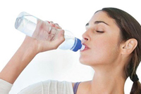 كمية المياه المطلوبة لخسارة الكيلوغرامات