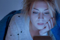 ساعة واحدة من الضوء الأزرق ليلا قد تصيبك بالسكري