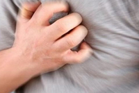 الألم في الجهة اليسرى من الصدر قد لا يعود لمشاكل في القلب
