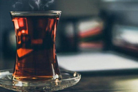 كوب الشاي.. ماذا يفعل بدماغ الإنسان؟