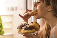 لماذا تشعرون بالجوع ليلاً؟