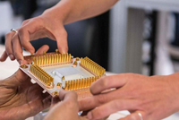 غوغل تكشف عن حاسوب 