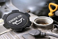 ما أسباب اختلاط الزيت بسائل التبريد في المحرك؟