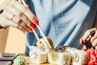 ما هي أنواع السوشي الصحية والأقل بالسعرات الحرارية؟