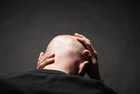 تلوث الهواء يسبب الصلع لدى الرجال!