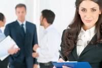 للباحثين عن عمل في الشرق الأوسط.. اليكم القطاعات الأكثر جاذبية